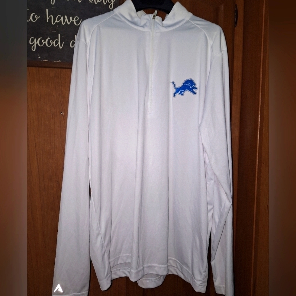 Antigua Detroit Lions Long Sleeve Shirt In A Mens Size Medium.